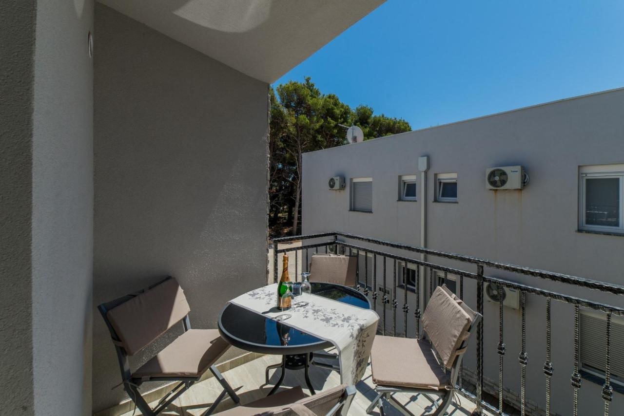 Apartments Djian Vir Exterior foto