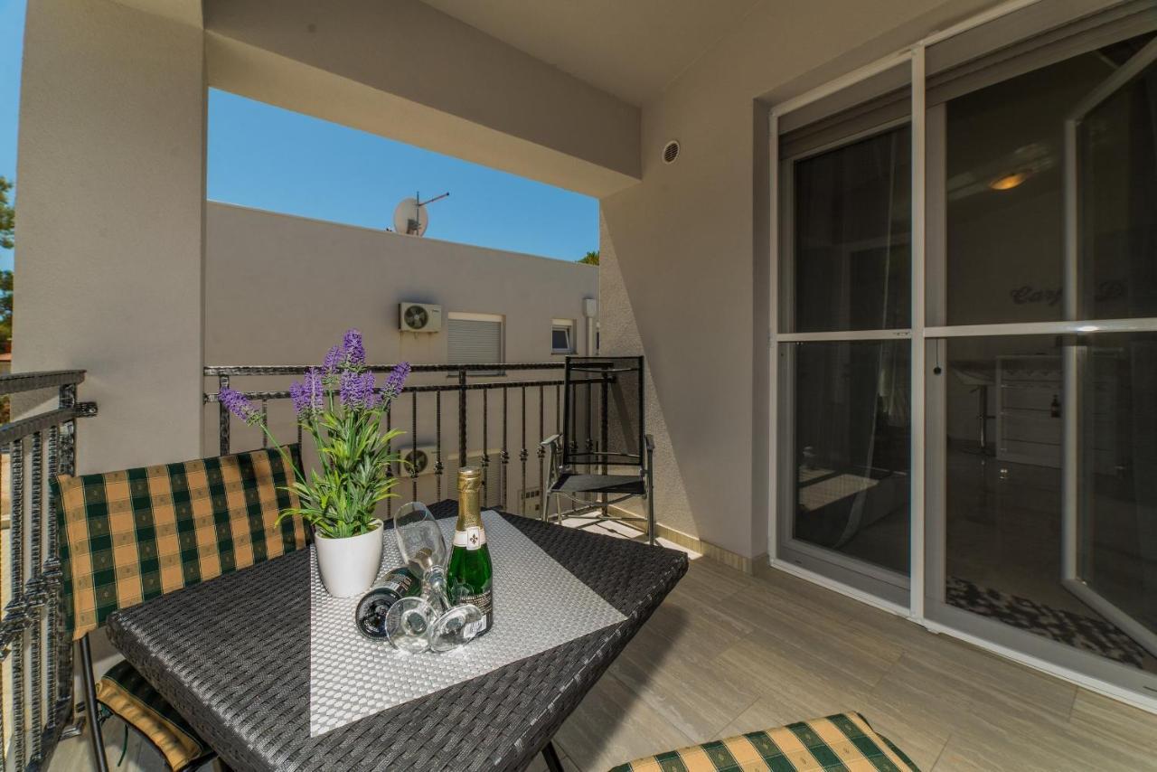 Apartments Djian Vir Exterior foto